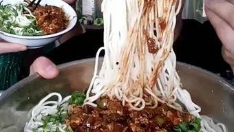 国产炸酱面制作视频,地道美味，一学就会